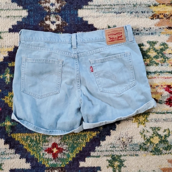 Levi's Jean Shorts - Picture 3 of 3